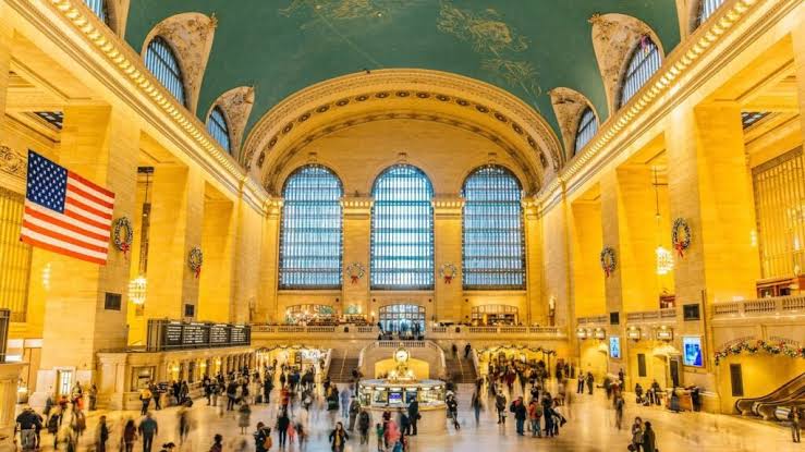Grand Central Terminal main concourse with its celestial ceiling