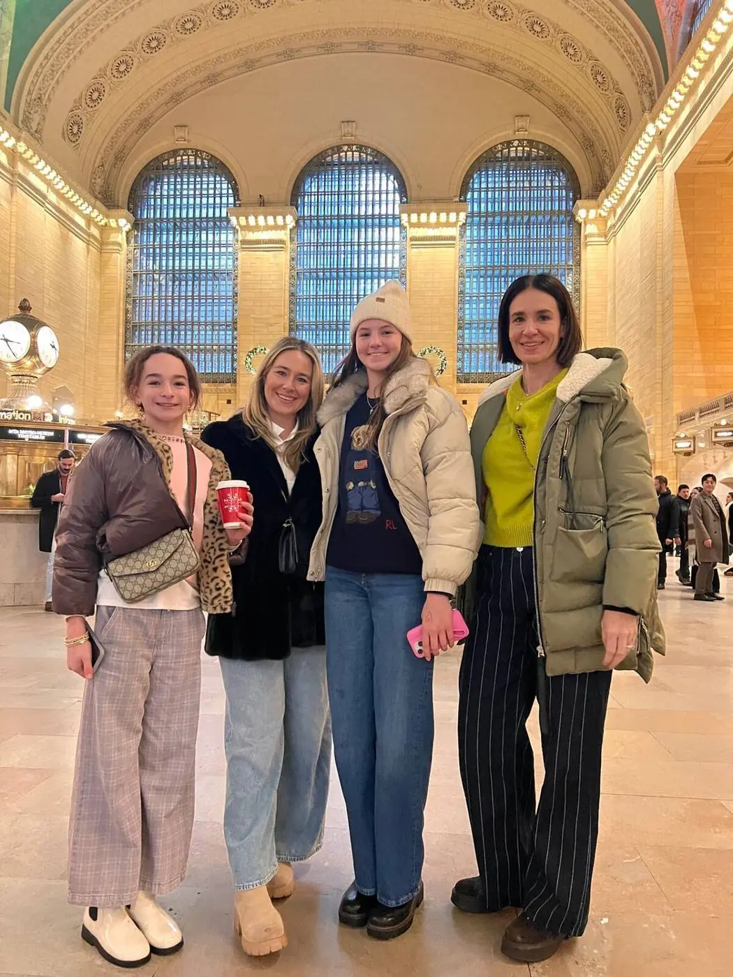 Family of Gossip Girl Tours guests in the Grand Central main concourse