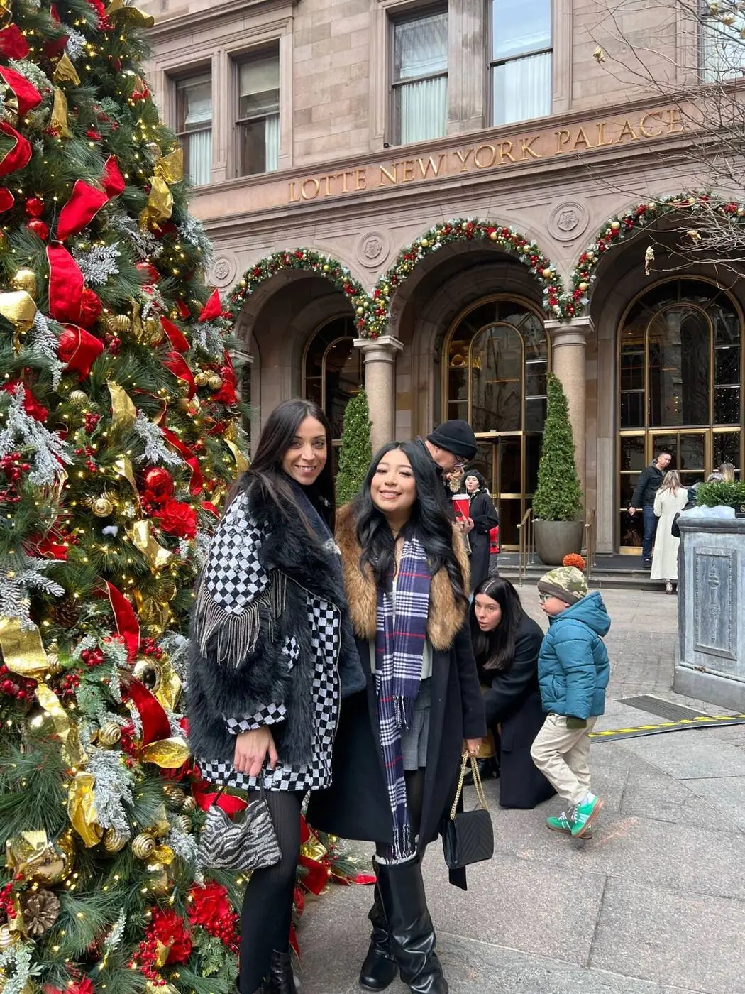 Festlicher Fotostopp am Lotte New York Palace - Gossip Girl Tours NYC