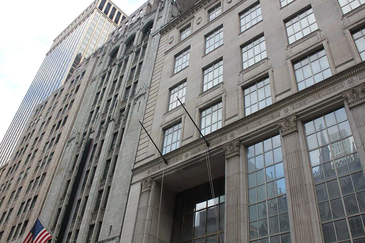 Saks Fifth Avenue – Kartenstandort der Gossip Girl Tours NYC