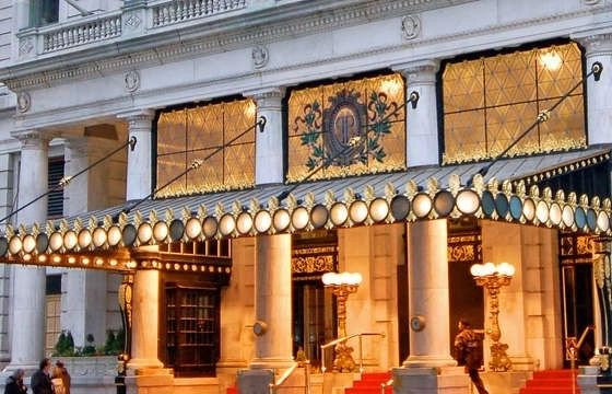 Das Plaza Hotel an der Fifth Avenue, ein Drehort der Gossip Girl Tours in NYC